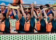 爱游戏体育官网-龙舟赛上场激烈角逐，团队合作出彩