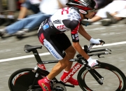 爱游戏官方-轻取印尼队背后，韩国队团队协作与黄鸭组合的扛旗之战