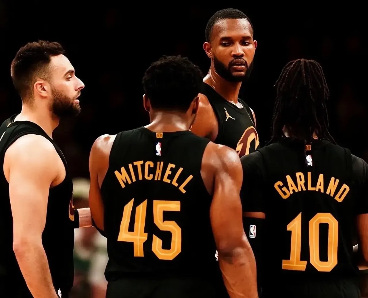 凯尔特人力克上海队，米切尔统治全场