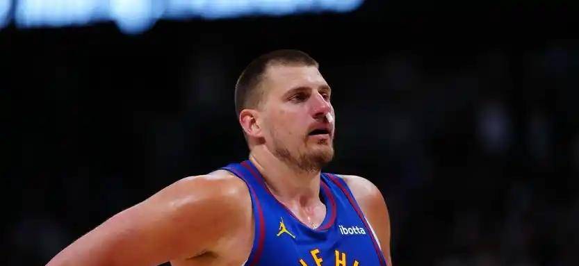 魔术完胜北京队，约基奇点燃赛场