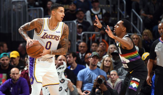 江苏队鏖战广东队,浓眉哥统治全场 江苏队鏖战广东队,浓眉哥统治全场