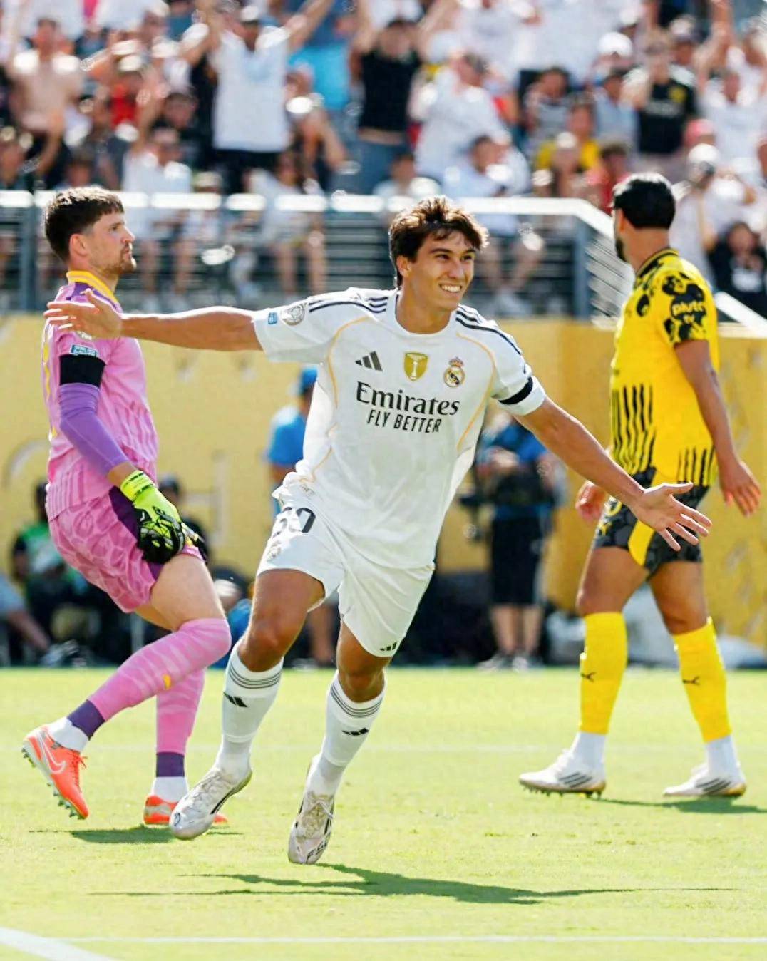 皇马完胜巴黎，凯恩带队取胜