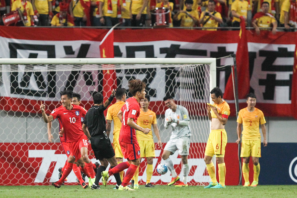 国内足球联赛精妙一战，球队实力对等