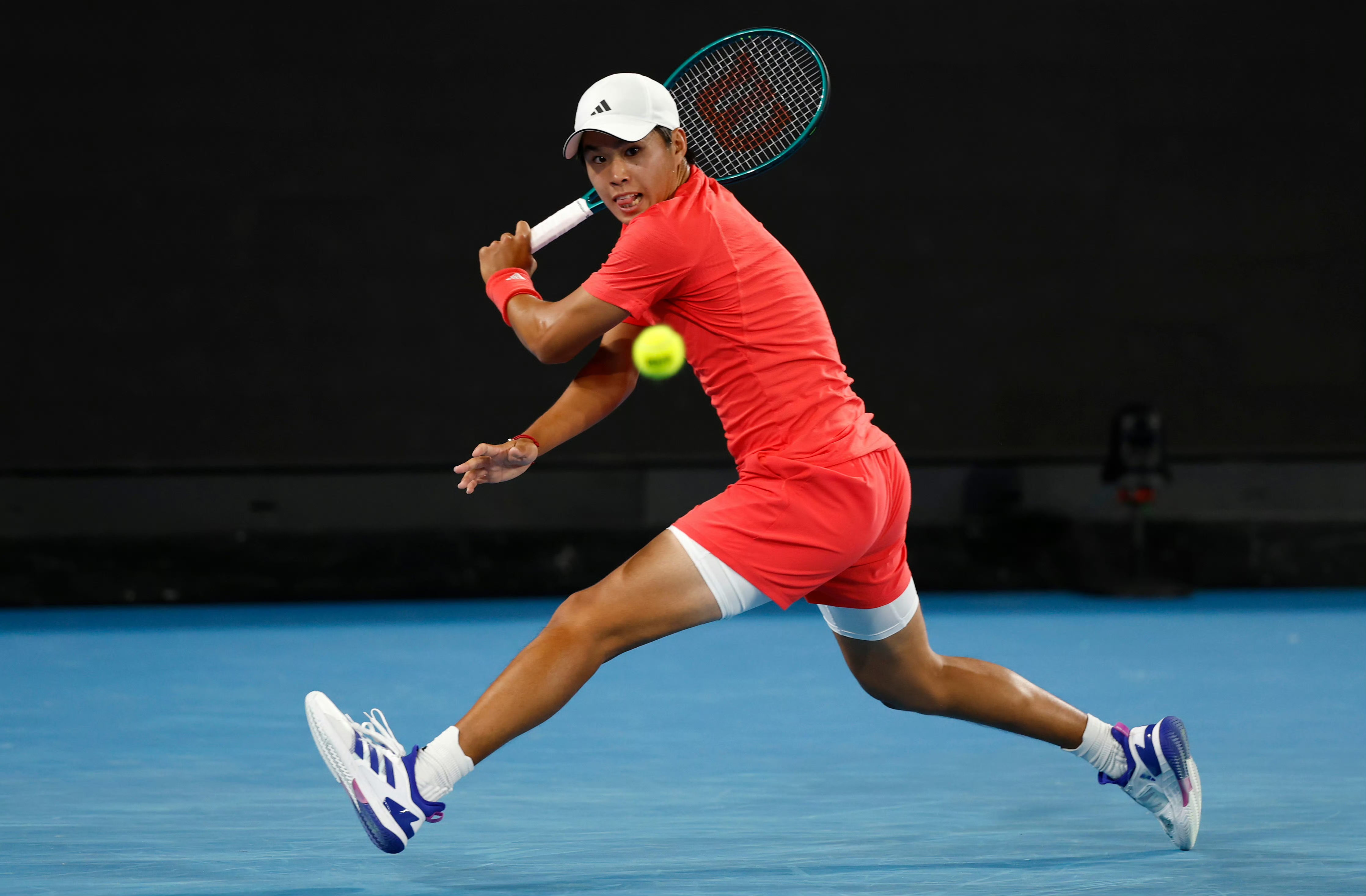 美国网球队碾压英国网球队，梅德韦杰夫关键制胜