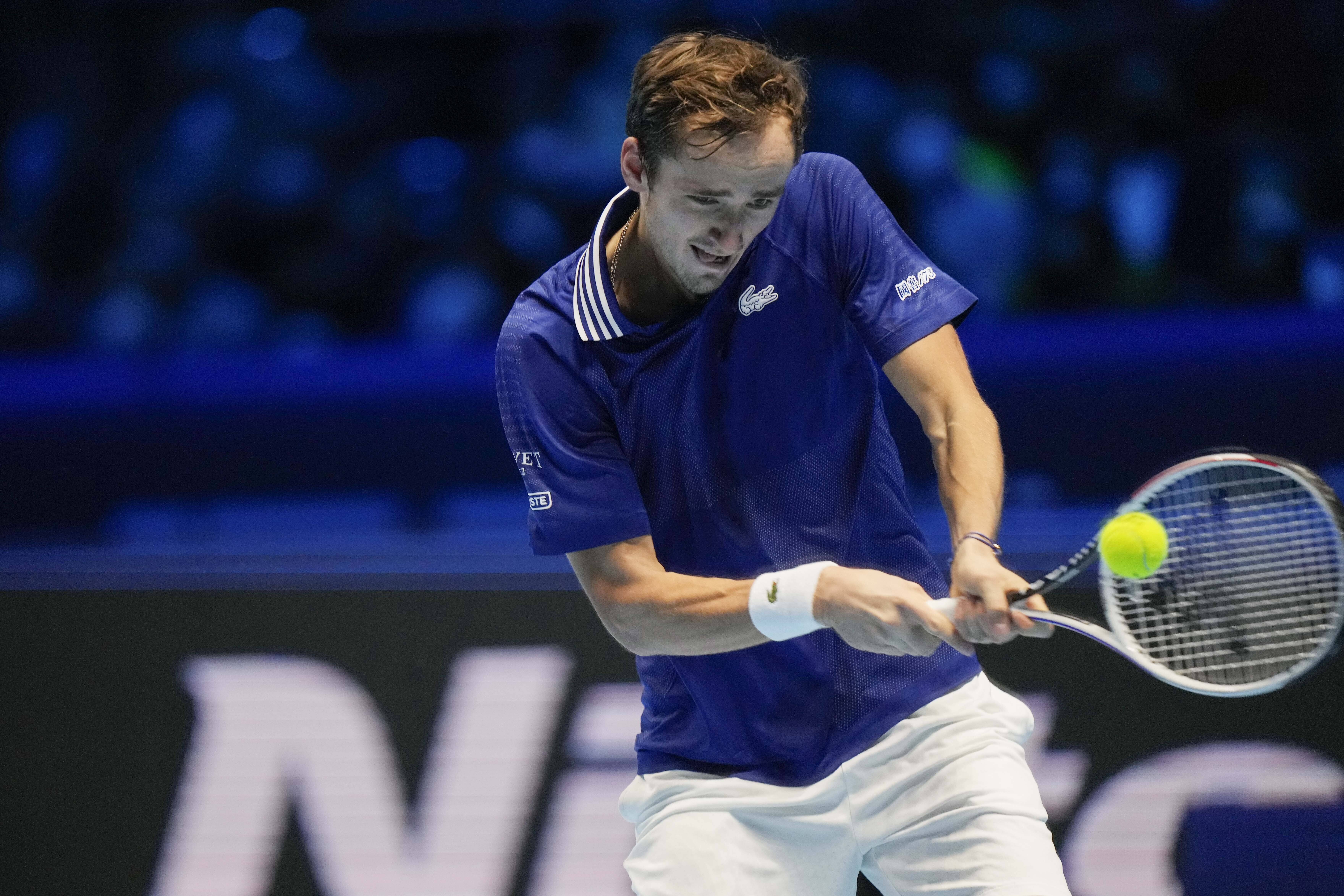 美国网球队碾压英国网球队，梅德韦杰夫关键制胜