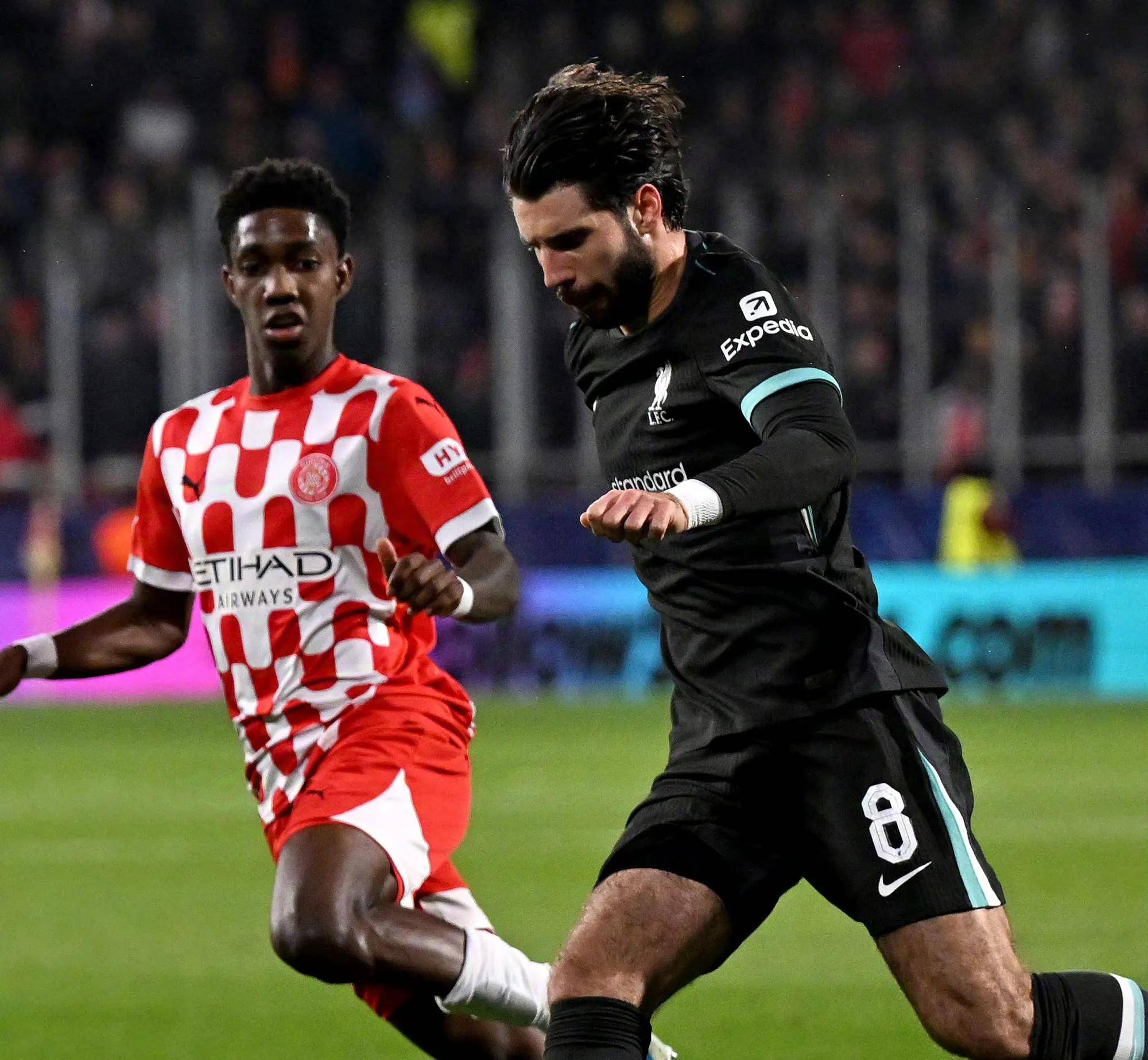 里昂主场大胜,冲击欧冠资格 里昂主场大胜,冲击欧冠资格