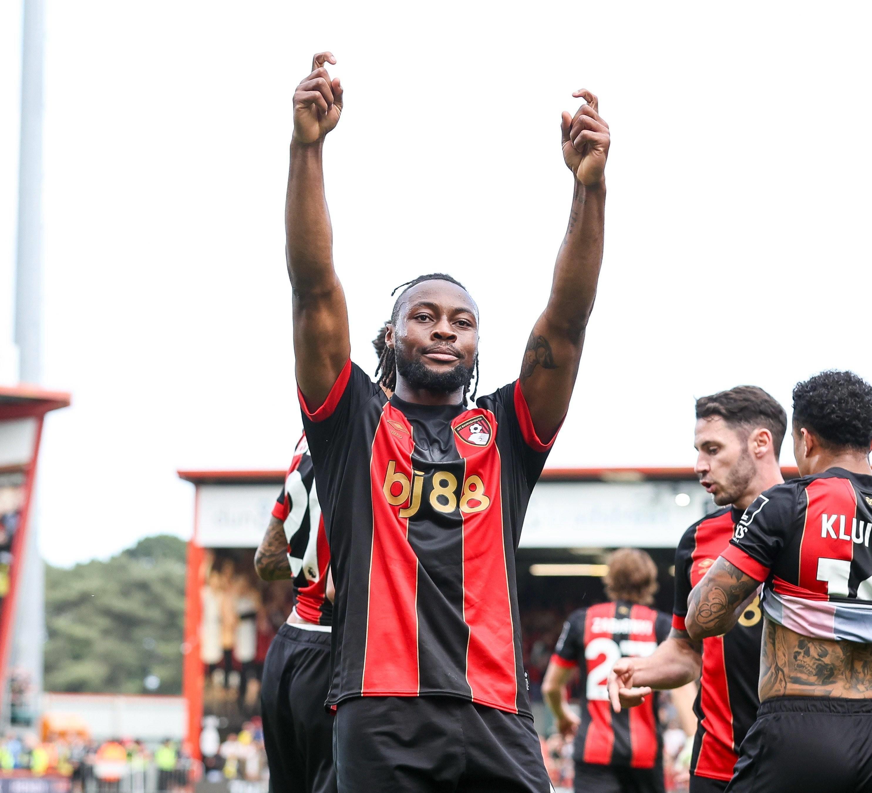 曼联遭遇逆袭,近期成绩惹人瞩目 曼联遭遇逆袭,近期成绩惹人瞩目