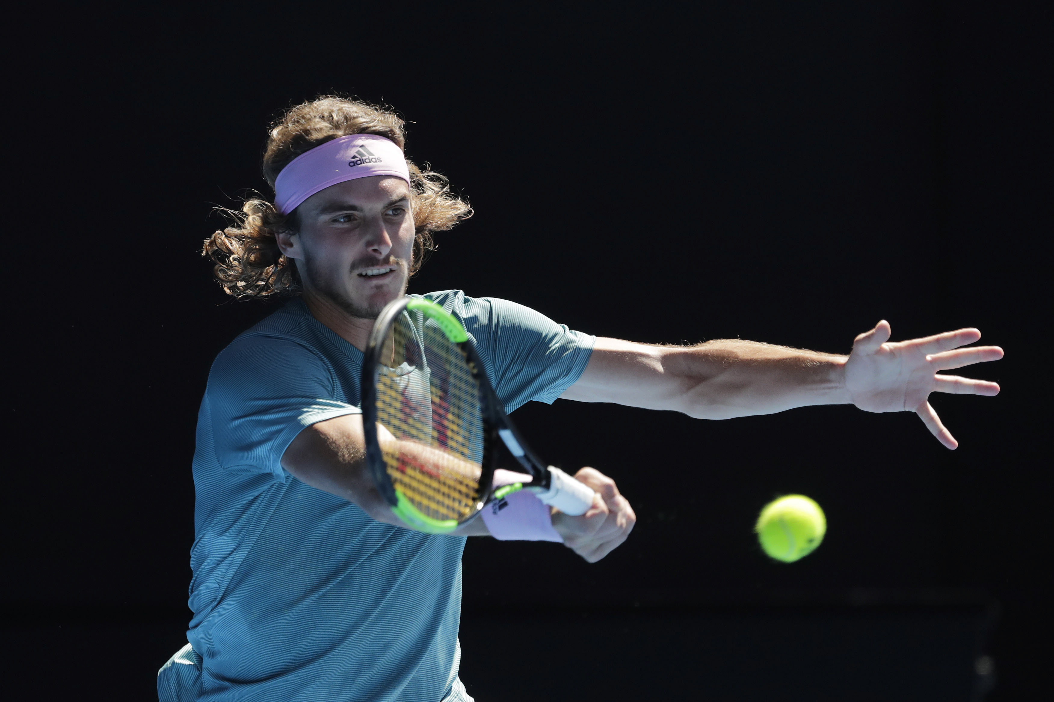 德国网球队翻盘澳大利亚网球队,西西帕斯绝境逆转 德国网球队翻盘澳大利亚网球队,西西帕斯绝境逆转