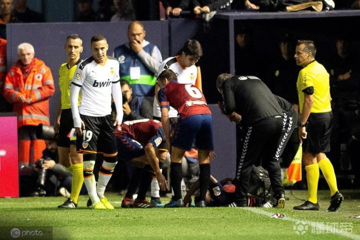 华伦西亚在客场逼平对手，保持不败