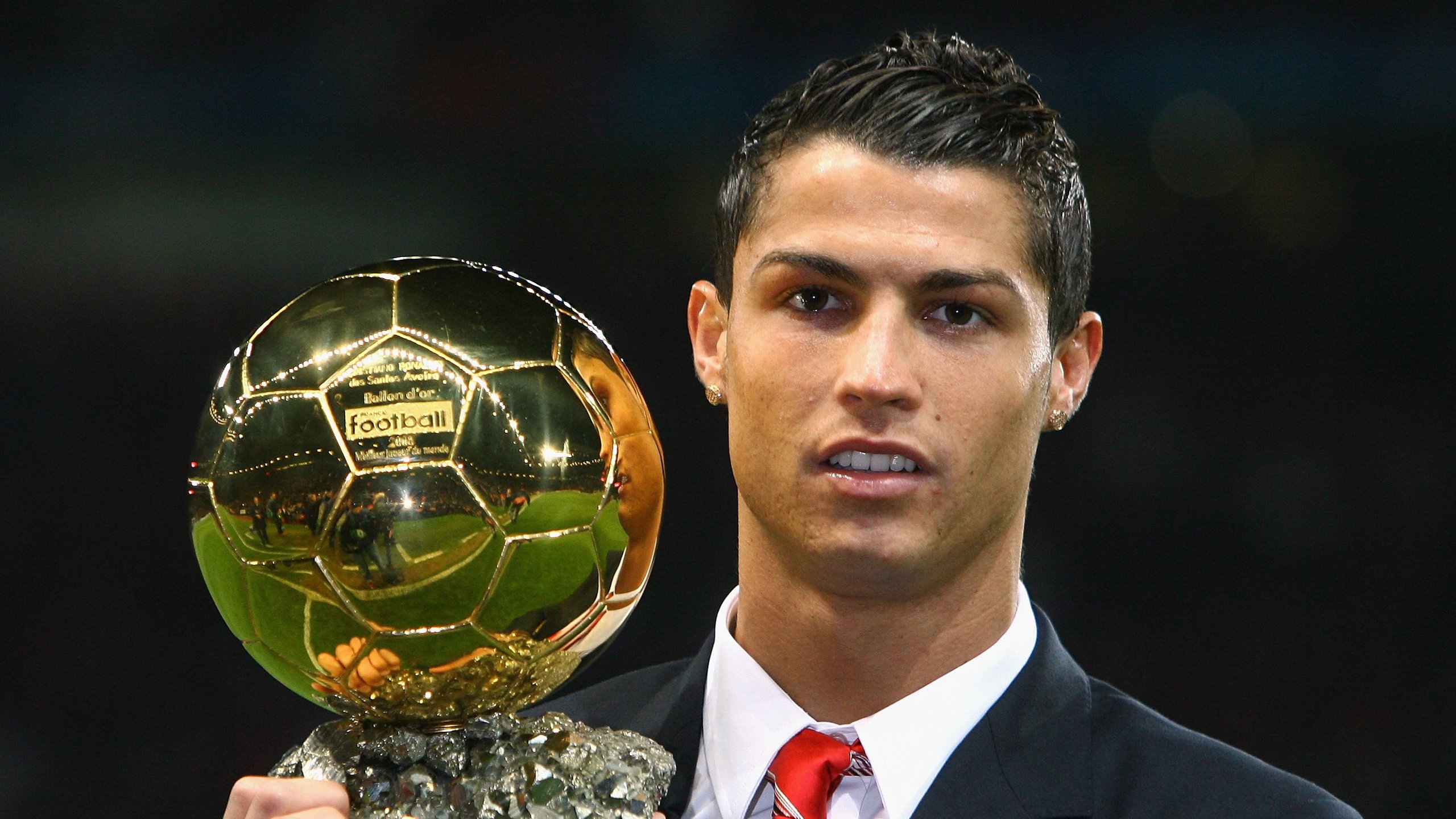 阿拉巴终场神作定乾坤！那不勒斯压哨绝杀比利亚雷亚尔，欧冠之夜再现经典逆转